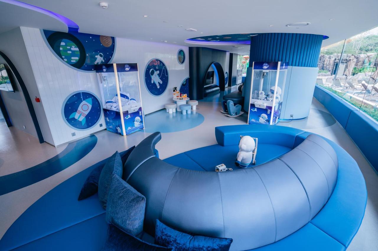 Grande Centre Point Space باتايا المظهر الخارجي الصورة The interior of the Space and Astronomy Centre