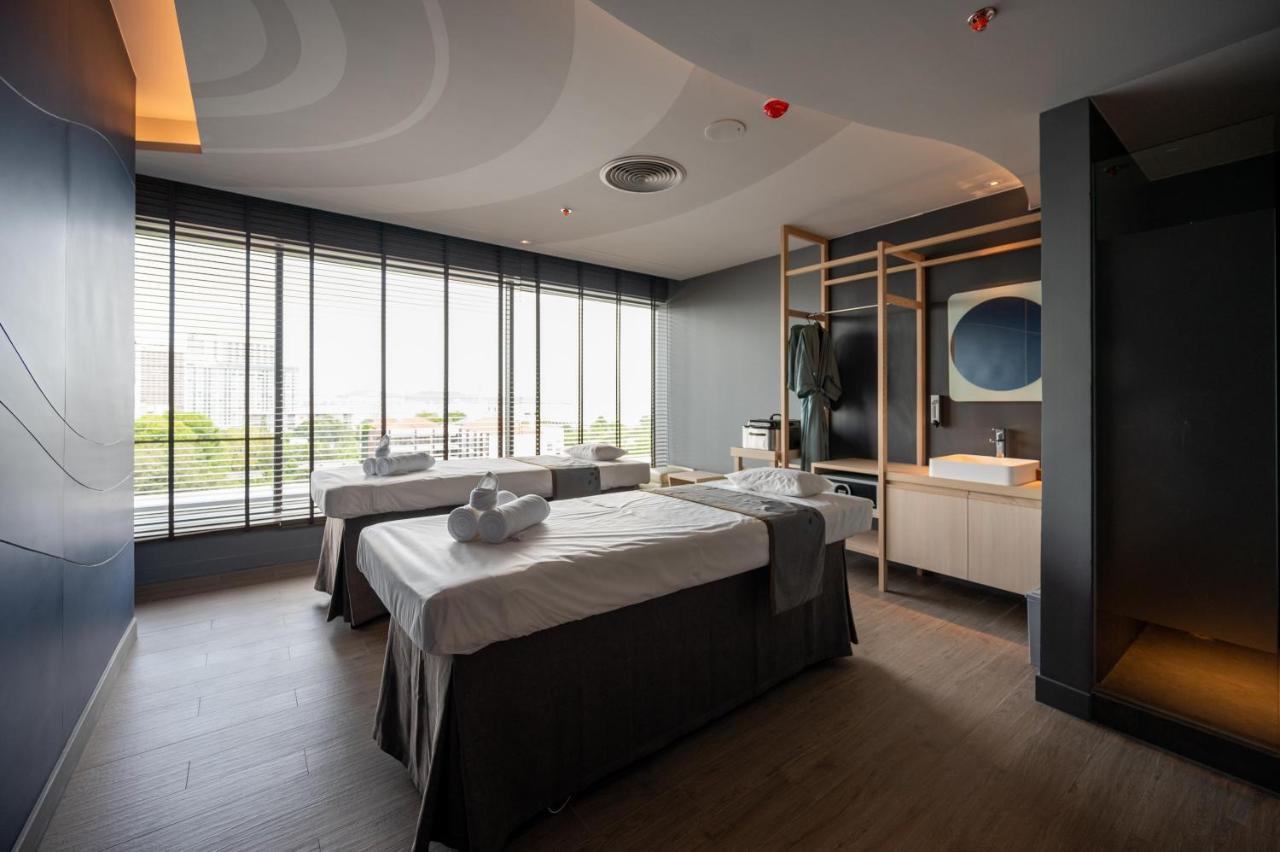 Grande Centre Point Space باتايا المظهر الخارجي الصورة A treatment room at the spa