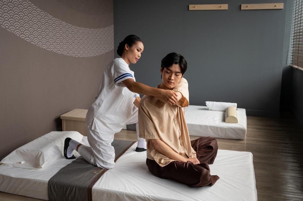 Grande Centre Point Space باتايا المظهر الخارجي الصورة Thai massage