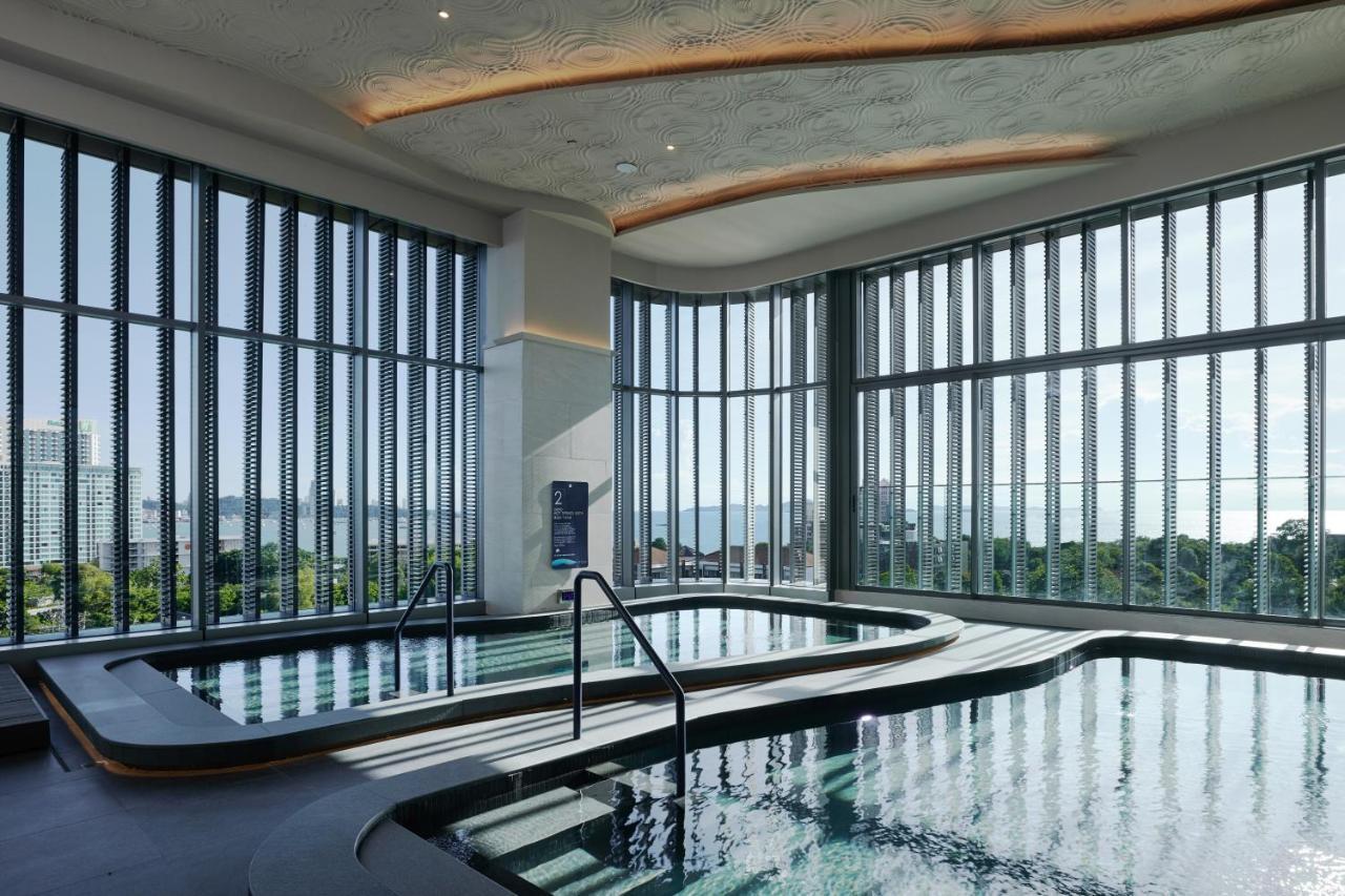 Grande Centre Point Space باتايا المظهر الخارجي الصورة The pool at the 360° Sky Lounge
