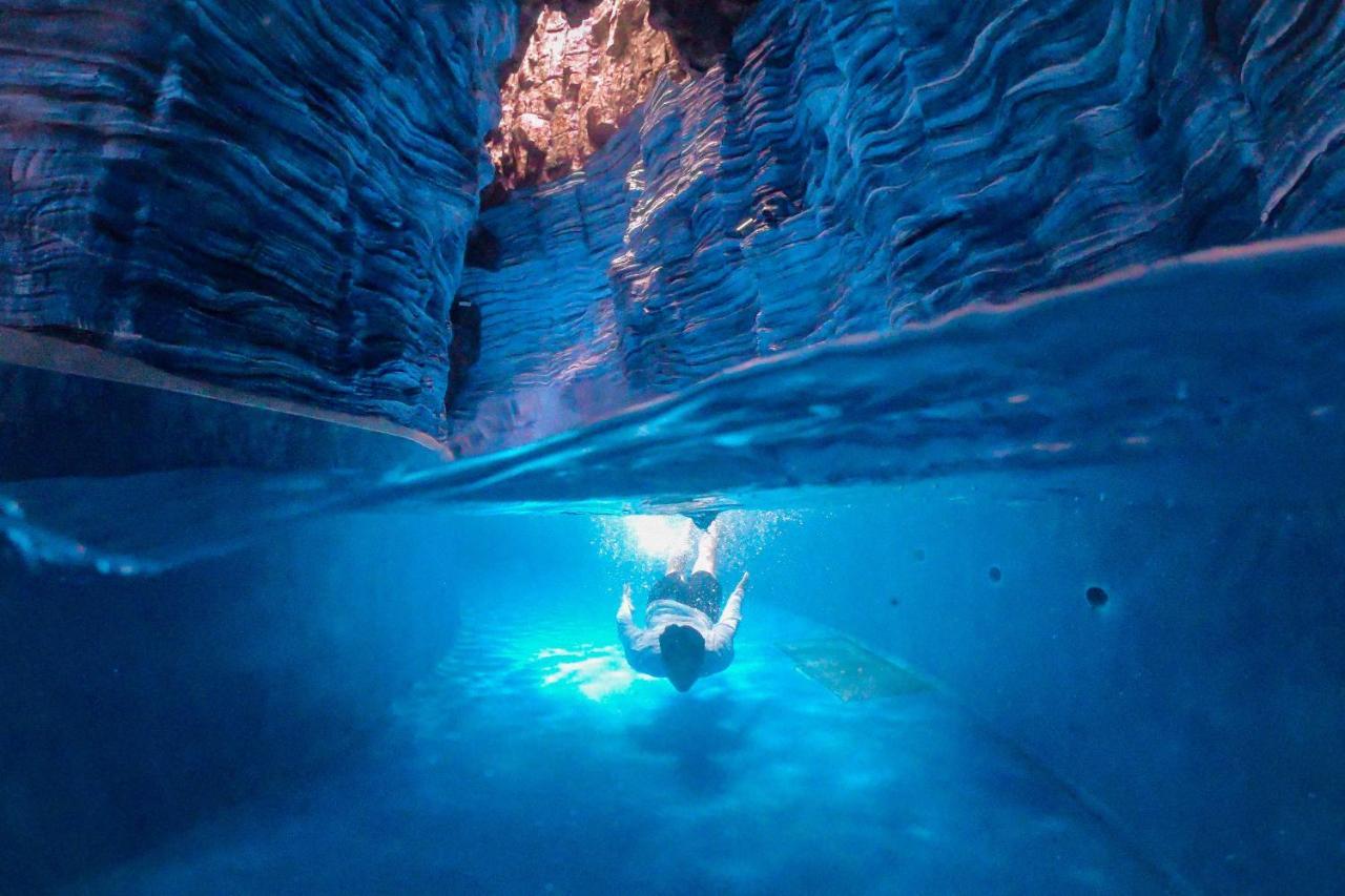 Grande Centre Point Space باتايا المظهر الخارجي الصورة Cave diving